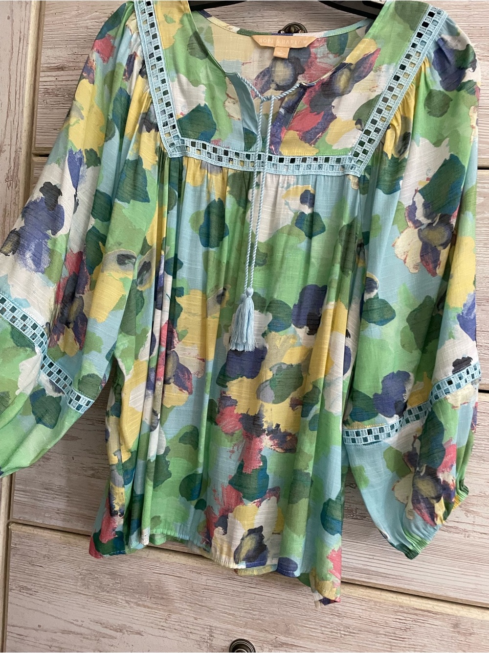 Hope & Harlow Watercolor Floral Peasant Top Size L Blue Green Boho Crochet Lace - Picture 12 of 13